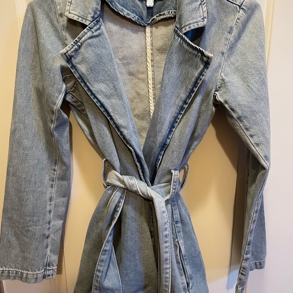 Good American denim jacket sz 0 fits like small - Picture 5 of 5